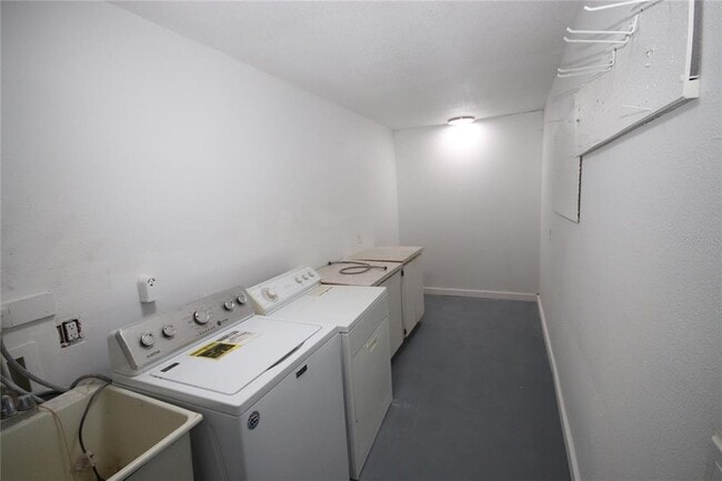 Building Photo - 671 Allegheny Dr