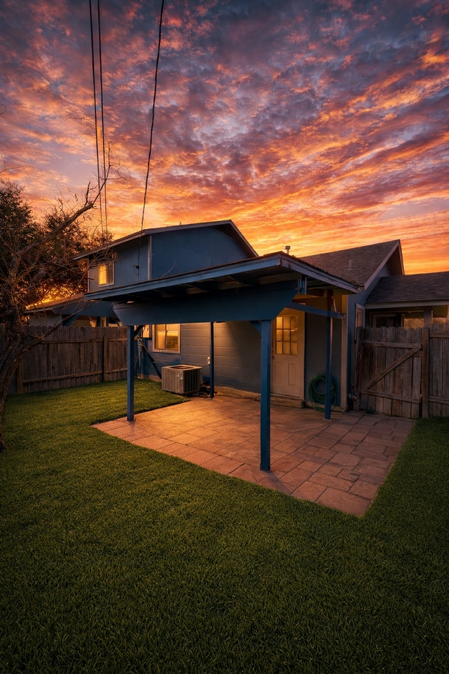 Building Photo - 333 Rawhide Loop