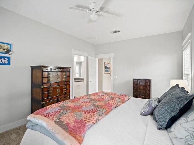 Building Photo - Gorgeous newer 2-Story, 4 bedroom Home in ...