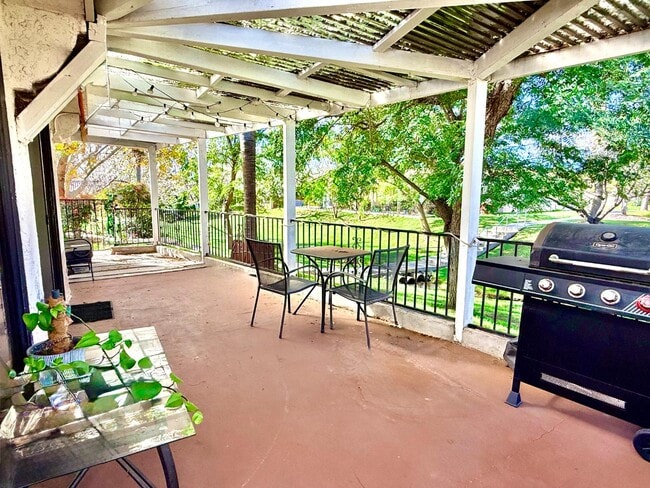 Building Photo - 1767 Capistrano Glen