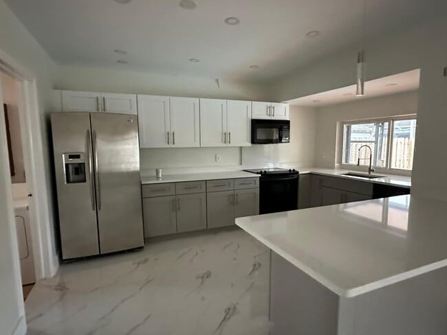 Building Photo - 2110 NW 109th Ave