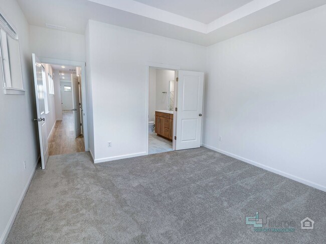 Building Photo - Brand New Beautiful 2-Bedroom, 2.5-Bathroom Home in Reed's Crossing