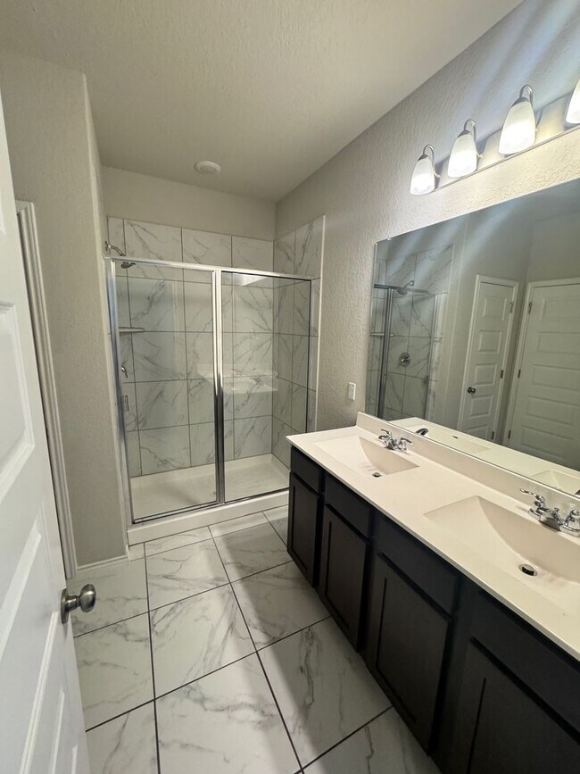 Building Photo - Move-In Ready Modern 4-Bedroom 2 Bath Home in South SA Near Palo Alto College