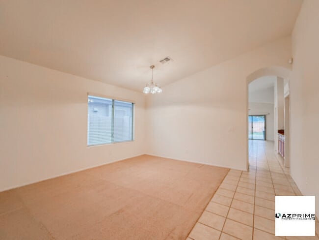 Building Photo - Exquisite 4/2 San Tan Valley Home - Style,...