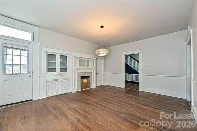 Building Photo - 1208 S Salisbury Ave