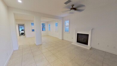 Building Photo - Gorgeous 3 Bedroom 2.5 Bath Townhome