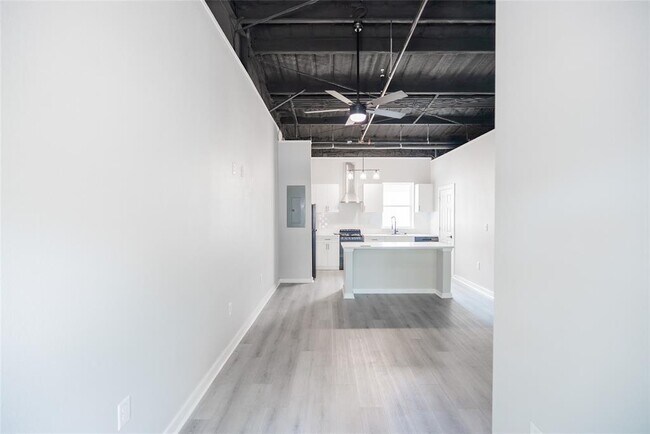 Building Photo - 2612 Castle St