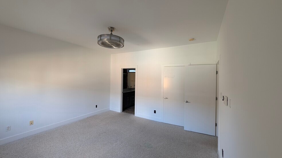Building Photo - 4421 Eigel St