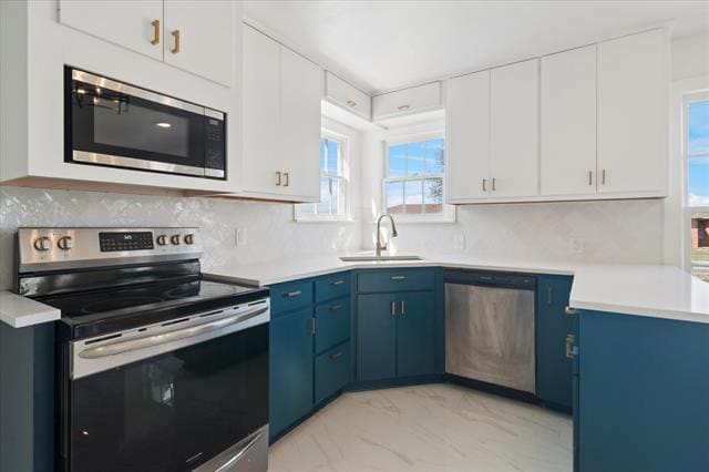 Building Photo - 602 W Pecan St