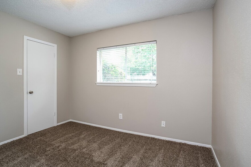 Building Photo - 4302 Shalom Creek Ln