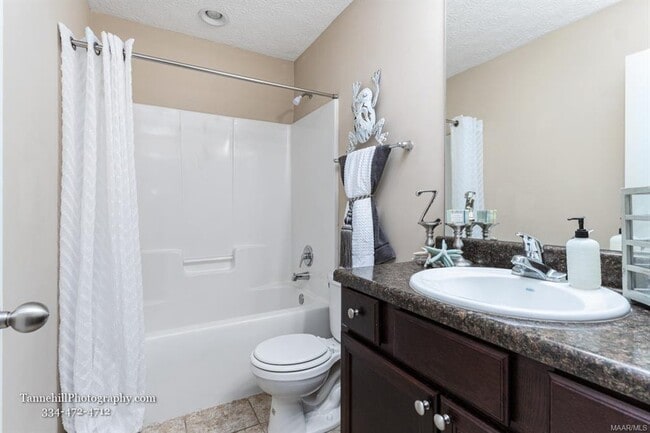 Building Photo - 1641 Buena Vista Blvd