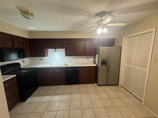 Building Photo - 5842 Sampley Way