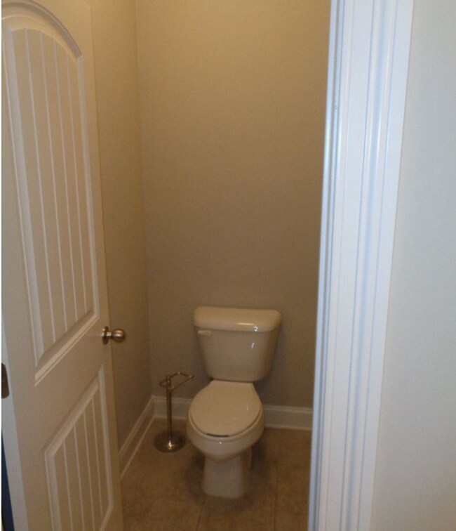 Building Photo - 422 Walker Cir