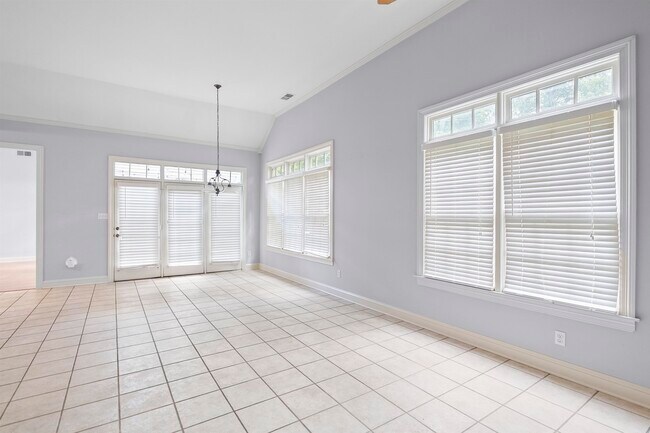 Building Photo - 9143 Raspberry Ln