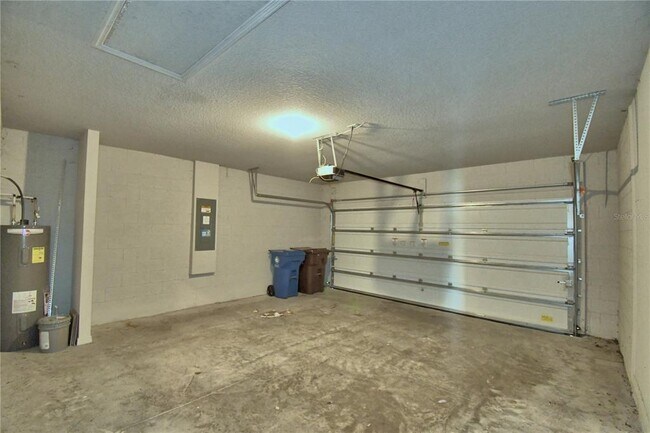 Building Photo - 3208 Weitzel Dr