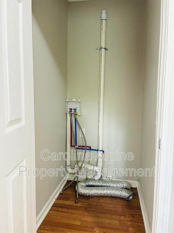 Building Photo - 918 Airline Ext