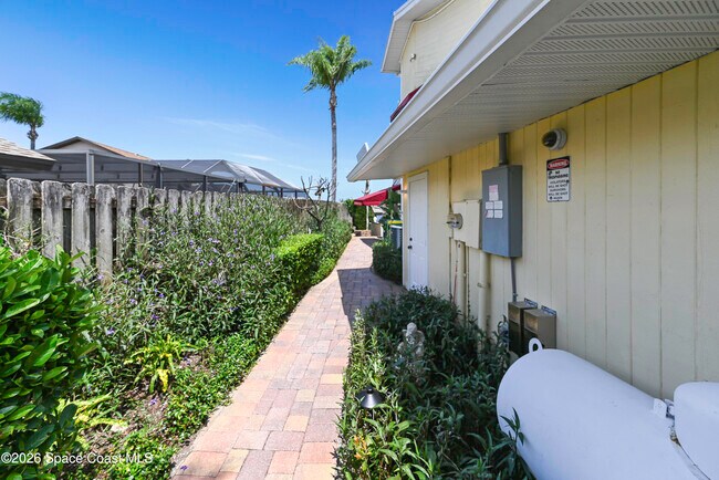 Building Photo - 2230 Sykes Creek Dr