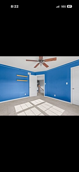 Building Photo - 1140 Hyde Park