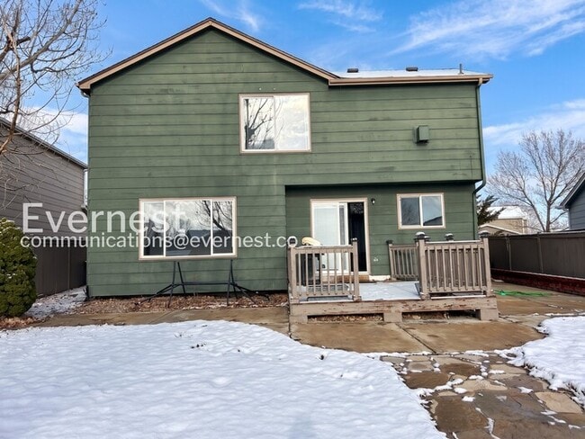 Building Photo - 4 Bed, 3.5 Bath Home with Fenced Yard & Garage / Available Soon!