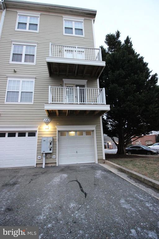 Building Photo - 141 Chevy Chase St