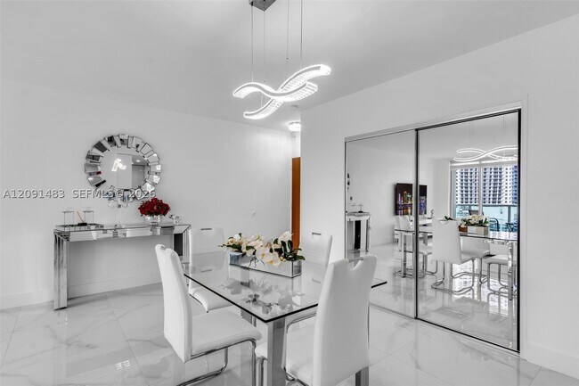 Building Photo - 3901 S Ocean Dr