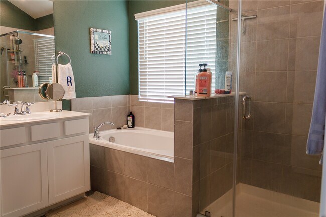 Building Photo - 10201 Waterwall Ln