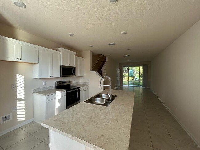Building Photo - 96 Whispering Brk Dr