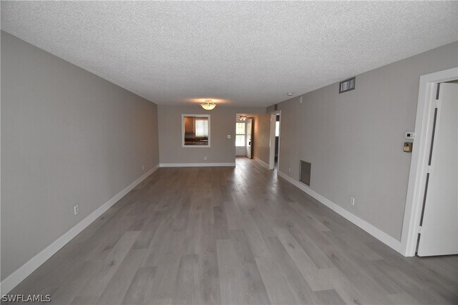 Building Photo - 5667 Rattlesnake Hammock Rd