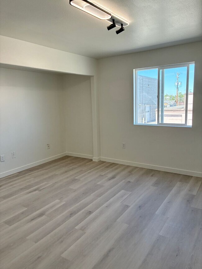 Building Photo - 3200 Spenard Rd