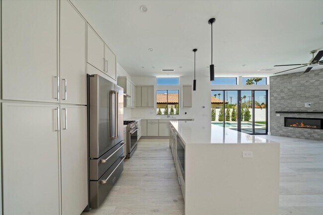 Building Photo - 78525 Orcabessa Dr