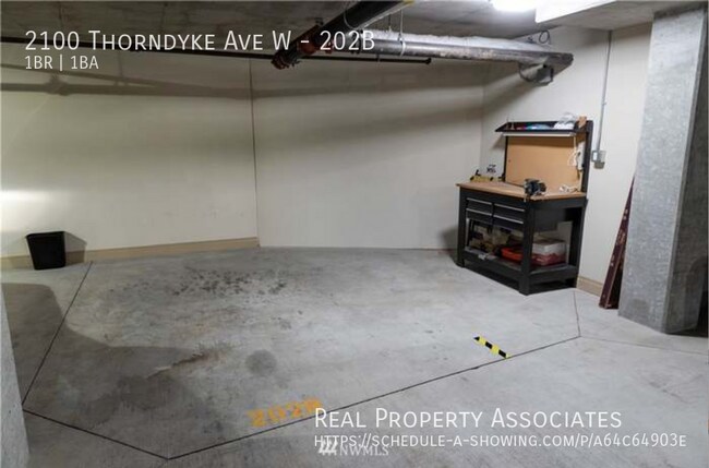 Building Photo - 2100 Thorndyke Ave W