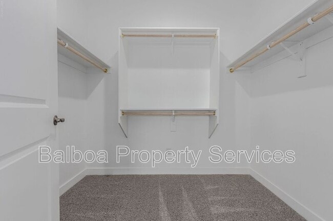 Building Photo - 1318 S 105th Pl