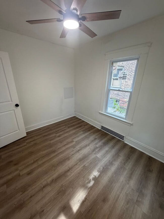 Building Photo - 2791 E 127th St