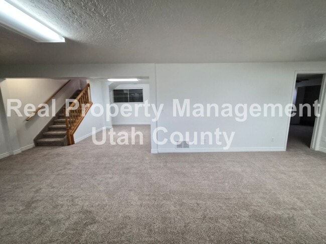 Building Photo - Beautiful Orem Home New Paint and Flooring