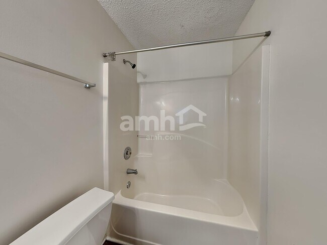 Building Photo - 415 Lokeys Ridge Rd