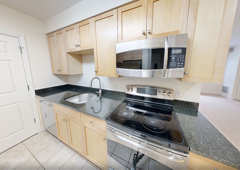 Building Photo - 125 Edgemere Rd