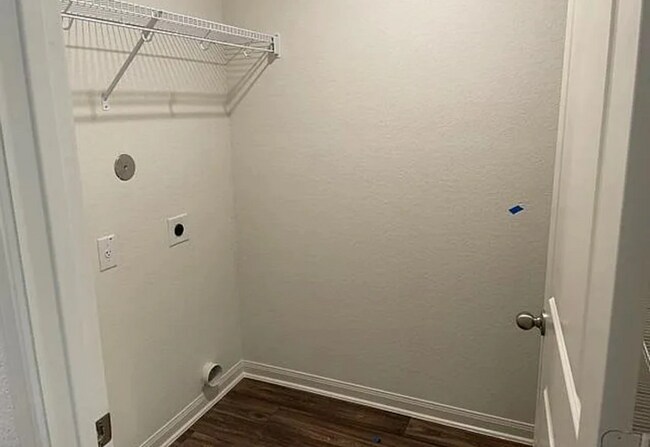 Building Photo - Beautifully Designed 4BR/2.5BA Home In The...