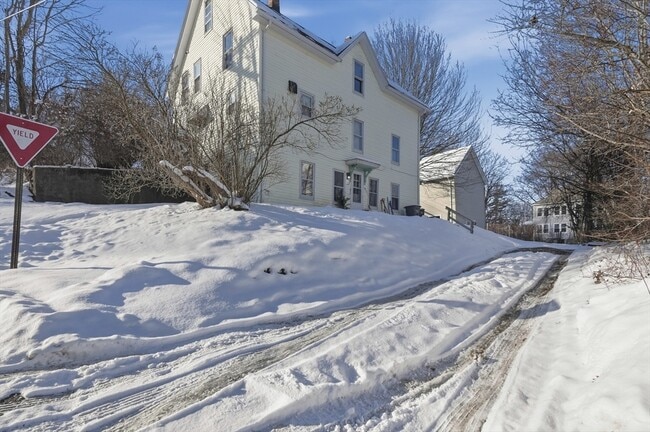 Building Photo - 29 Allen St