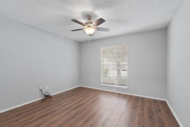 Building Photo - 913 Dover Pass