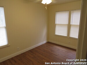 Building Photo - 419 Anton Dr