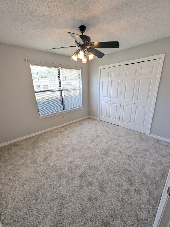 Building Photo - 2236 Prytania Cir