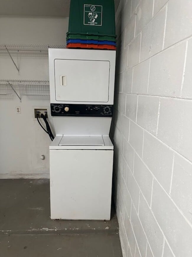 Building Photo - 2507 Woods Edge Cir