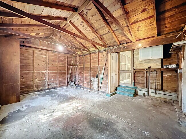 Building Photo - 3800 Dartmouth Ave N