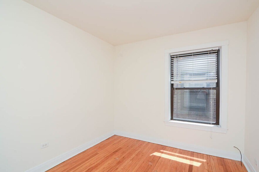 Building Photo - 2647 N Spaulding Ave
