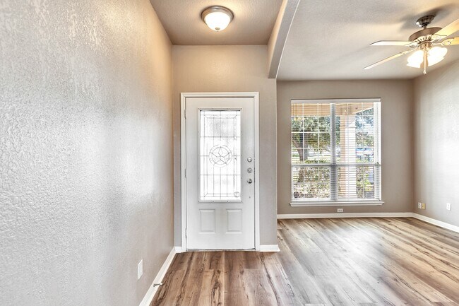 Building Photo - 1260 Arbor Knot Dr