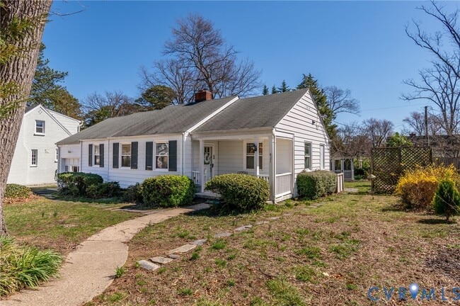 Building Photo - 911 Sabot St