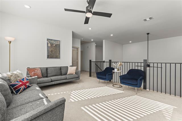 Building Photo - 15627 Rue Dr