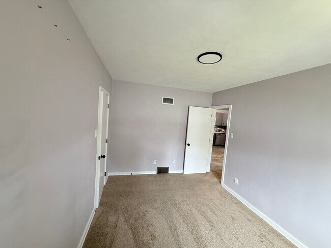 Building Photo - 1830 Laubach Ave