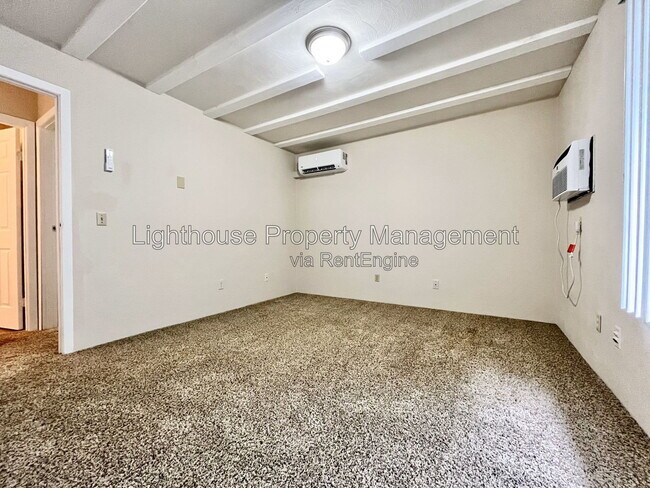 Building Photo - 10375 Portage Rd
