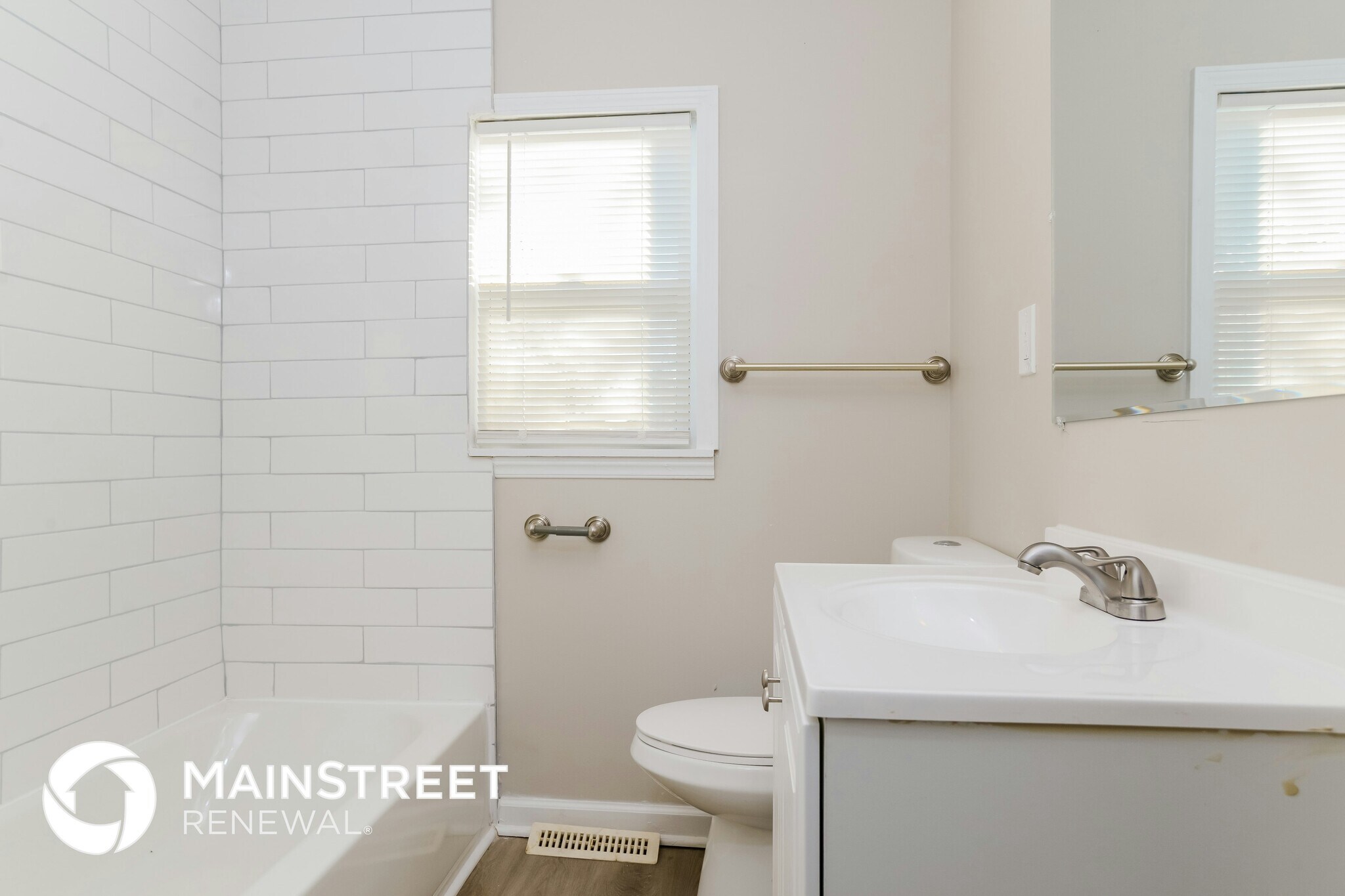 Building Photo - 1004 S Brockway St